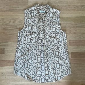 Equipment sleeveless silk blouse